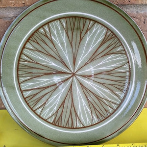 Jill Pryke Stor Tallrik Spirografliknande Lobed Design