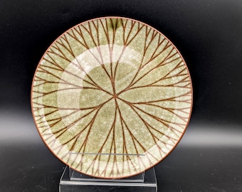 Jill Pryke Plate Spirograph Like Pattern Green Oatmeal like Glaze