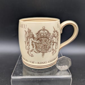 Kubek pamiątkowy koronacyjny Jerzego VI z 1937 r. firmy Gray's Pottery