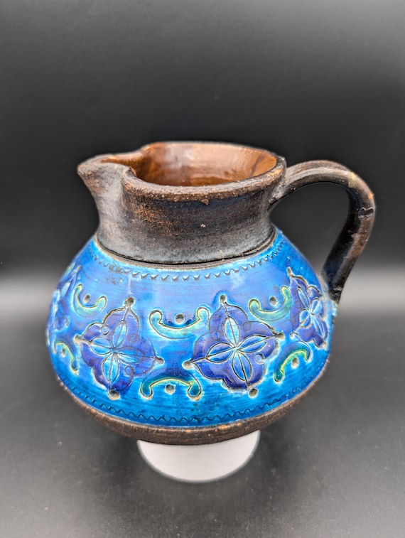 Bitossi Jug Semi Arabesque With Sgraffito Outlines in the Style of