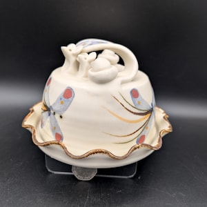 Stuart Duncan Cheese Butter Dish with Dome Dragonfly Pattern and Mice!