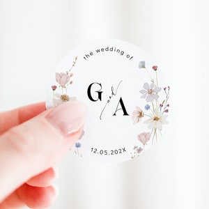 Modello di adesivi per matrimonio stampabili con fiori delicati, etichetta rotonda floreale modificabile per bomboniere, sigilli per buste per matrimonio stampabili