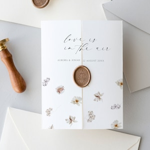 Modèle d'invitation de mariage floral gatefold avec code QR