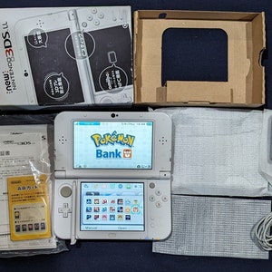 Dual IPS White Nintendo "New" 3DS XL with 256 Gb microSD, charger, box