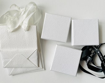 3 sets witte textuur sieraden geschenkdoos met papieren zak en lint | Sieradenverpakkingsset | Elegante geschenkdoos voor uw handgemaakte sieraden