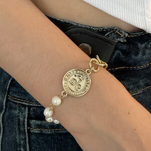 Greek Coin Charm Bracelet, Antique Asymmetric Baroque Pearl Bracelet, Gold Filled Dainty Bracelet, Chunky Chain Bracelet, Gift for Lovers