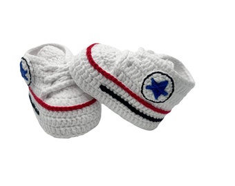 Fait à la main comme des chaussons pour bébé au crochet Converse All Star, chaussons pour nouveau-né Allstar, cadeau de shower de bébé unisexe unique