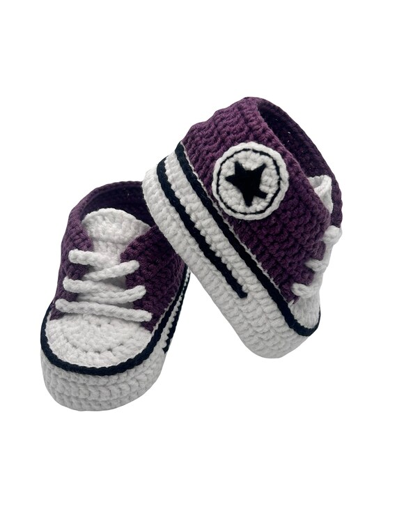 Handgefertigte Baby-Booties wie die All-Star, Gender Neutral Baby