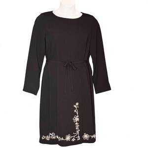 agb black dress AGB | Dresses | Agb Dress Petite Size 4p Royal Blue Black Abstract Swirl  Sleeveless Sheath Dress