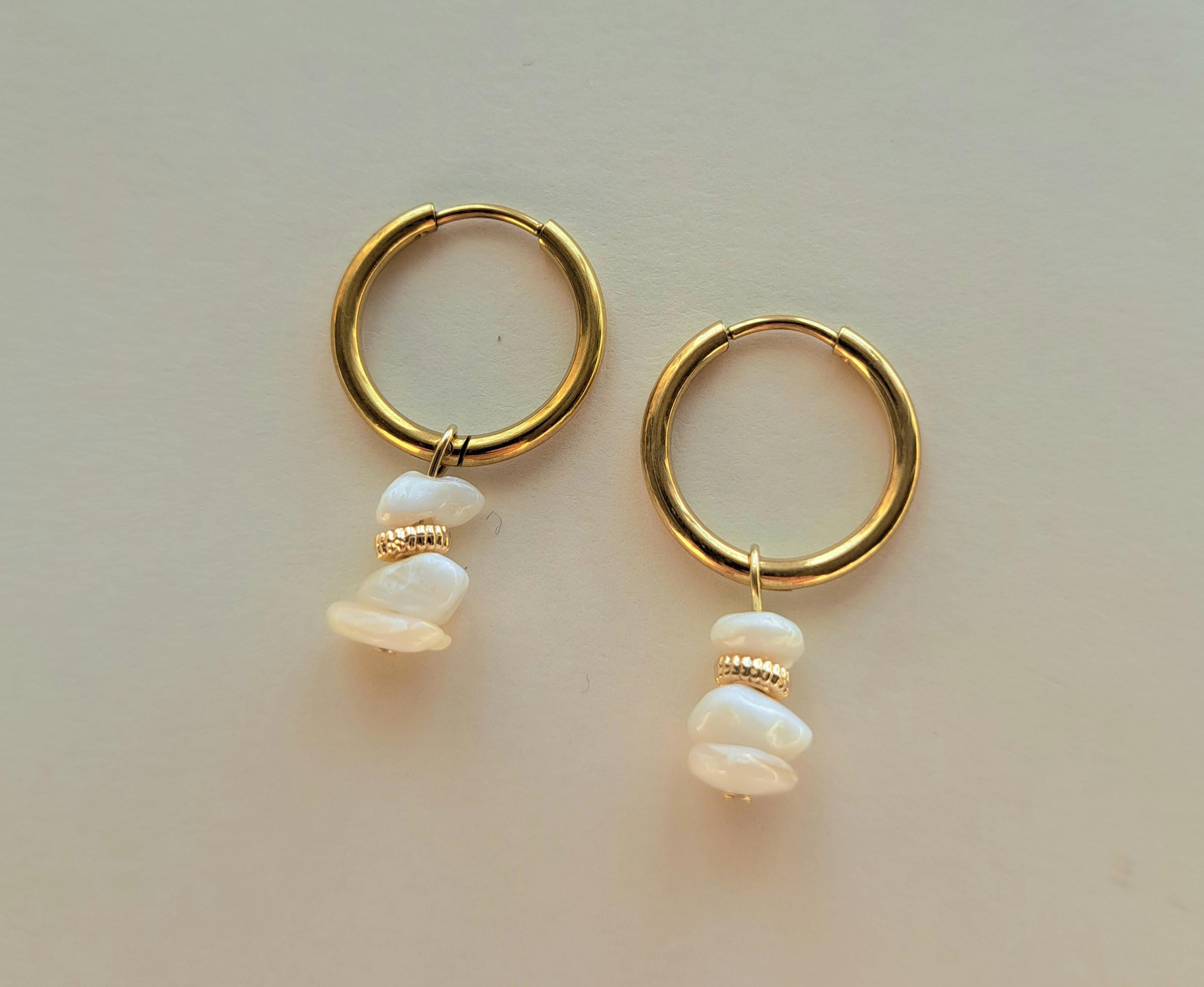 PHNIBIRD Orecchini A Cerchio Donna In Madreperla - Piccoli Diametro 13 Mm, Con Ago In Argento 925, Placcato Oro, Confezione Regalo