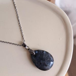 Labradorite stone pendant necklace - Gold or silver stainless steel - Labradorite necklace