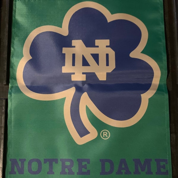 notre dame fighting irish garden flag