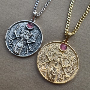 Witchy HECATE Medaillon Halskette mit Turmalin Edelstein, 925 k Silber Hexerei Schmuck, Göttin Anhänger, Hexentalisman, Hekate Anhänger