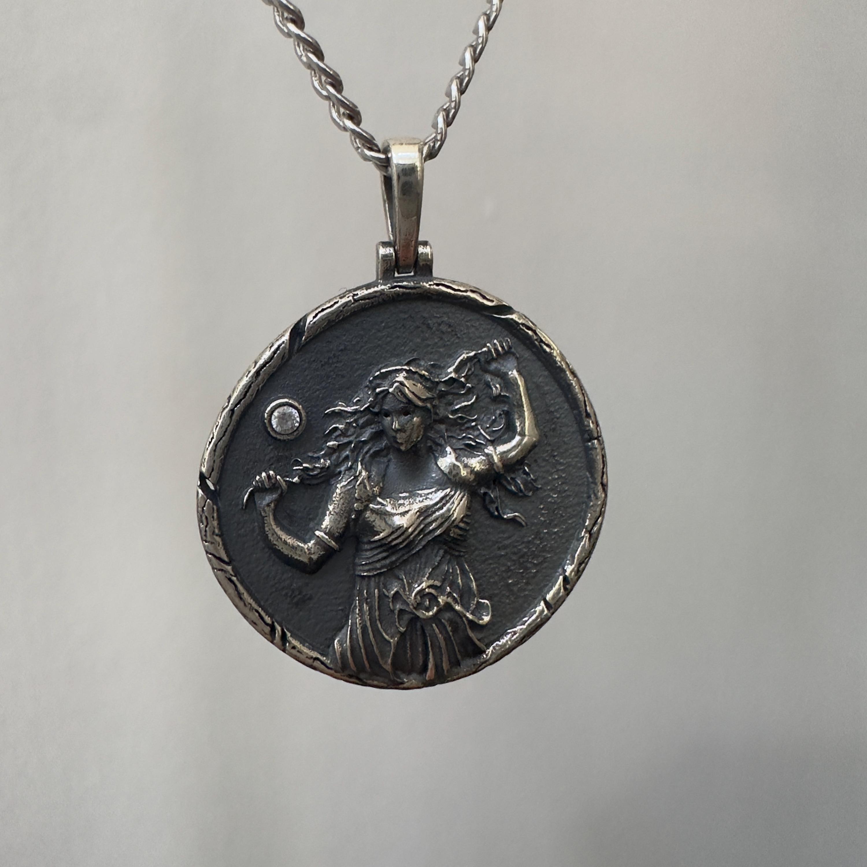 洋書 The Necklace: From Ancient to Present 洋書 The Necklace: From Ancient to Present A Brief History