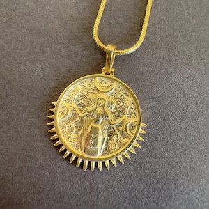 Witchy HECATE Medaillon Halskette, Sterling Silber Hexerei Schmuck, Göttin Anhänger, Hexe Talisman, Geschenk für Sie / Ihn