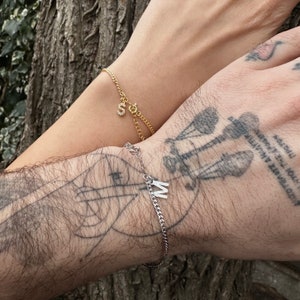 Pulseiras de prata esterlina combinando para casais, conjunto de pulseiras de casal com iniciais, pulseiras de casal com corrente de meio-fio, presentes de dia dos namorados