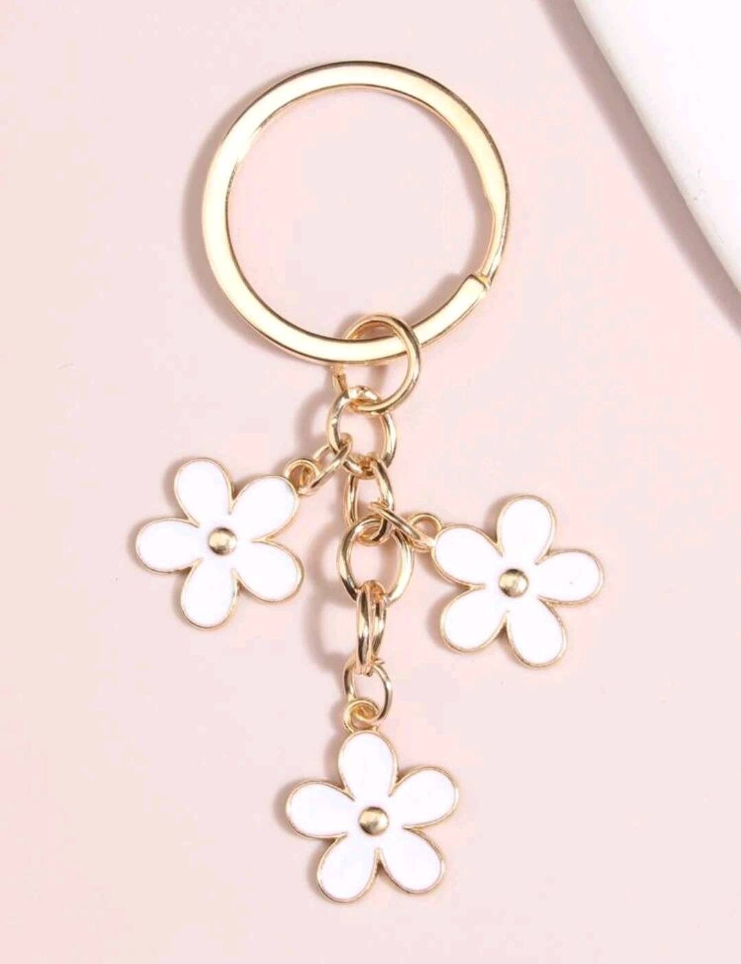 Floral Flower Daisy Charm Keyring Keychain - Etsy UK
