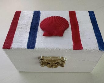 Joyero decorado con conchas marinas patrióticas