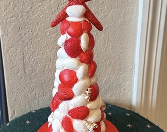 Árbol de conchas marinas hecho a mano