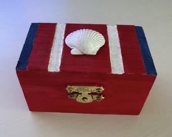 Joyero decorado con conchas marinas patrióticas