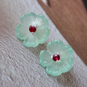 Natural Green Jade Stud Earrings with ruby/Hand-carved Jade Flower Stud Earrings| Everyday Minimalist Earrings|Handmade Dainty Stud Earrings