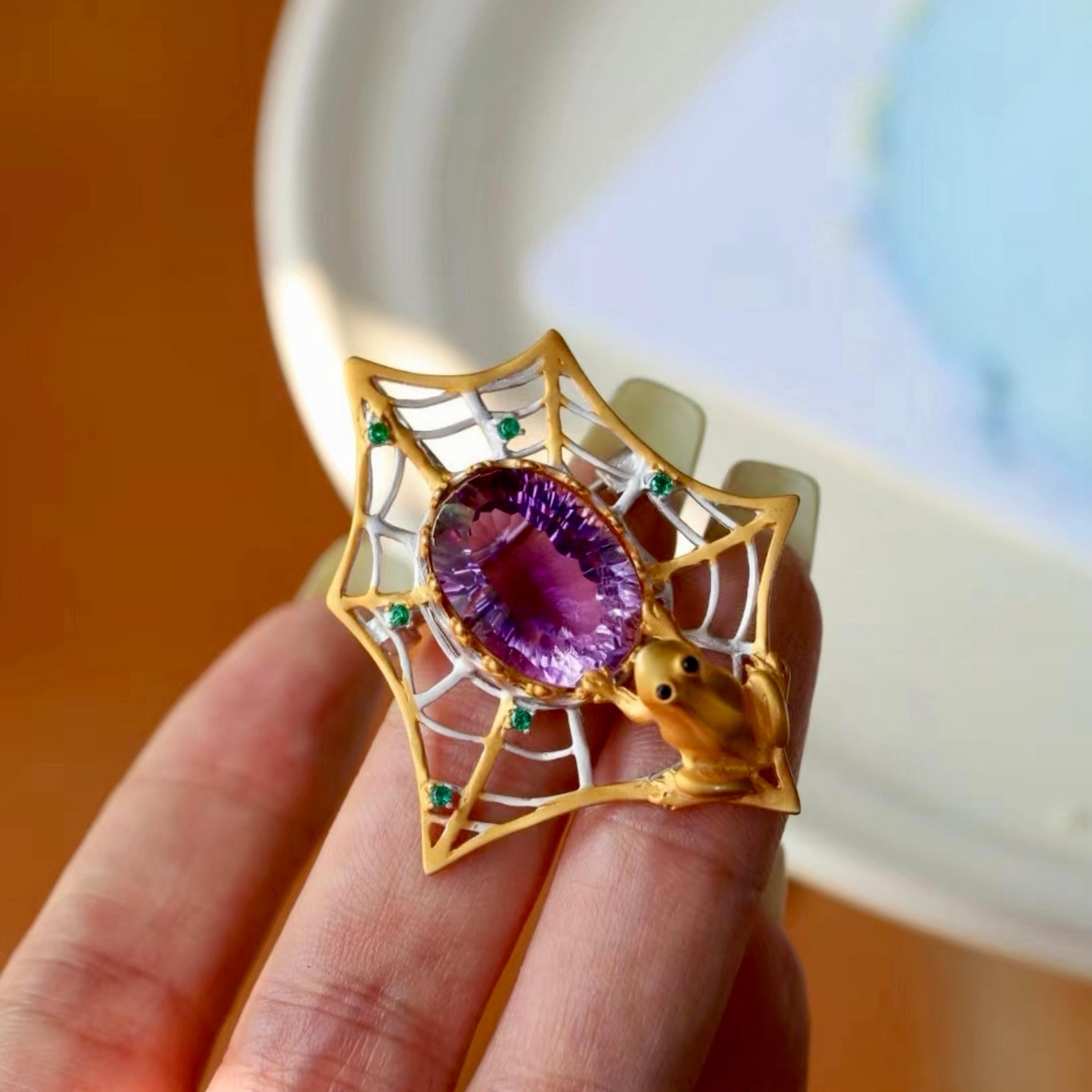 ユニークなスパイダーシルバーブローチ（アメジスト付き）レディース