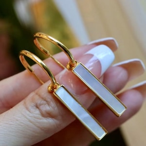 Unique Mother of pearl stick earring\Natural mother of pearl drop 925 silver\Wedding earrings\Bridal earring\white gemstone drop earring