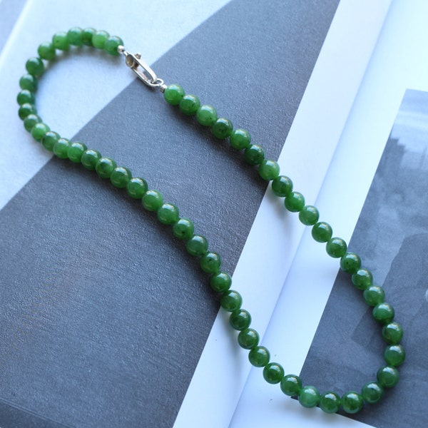 Natural Vivid Green Jade Stackable Necklace|High Quality Jade|Everyday Minimalist Necklace|Anniversary Gift|Perfect Gift For Her|8mm Beads