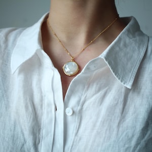 Natural Mather of Pearl Pendant Necklace Sterling Silver|Statement Minimalist Mother of Pearl Pendant|Unique handmade mother of perl jewelry