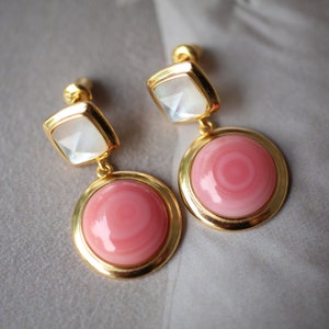 Kolczyki z muszli Pink Conch Pink | Unikatowe kolczyki z różowym klejnotem | Nieobrobione różowe gładkie okrągłe kolczyki z muszli | Kolczyki z muszli Pink Queen Conch dla kobiet