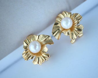 Natural Seawater Akoya Pearl Studs Earrings s925 Silver|Real Pearl Jewelry|Floral Pearl Earrings|Petal White Pearl Earrings for her|6mm