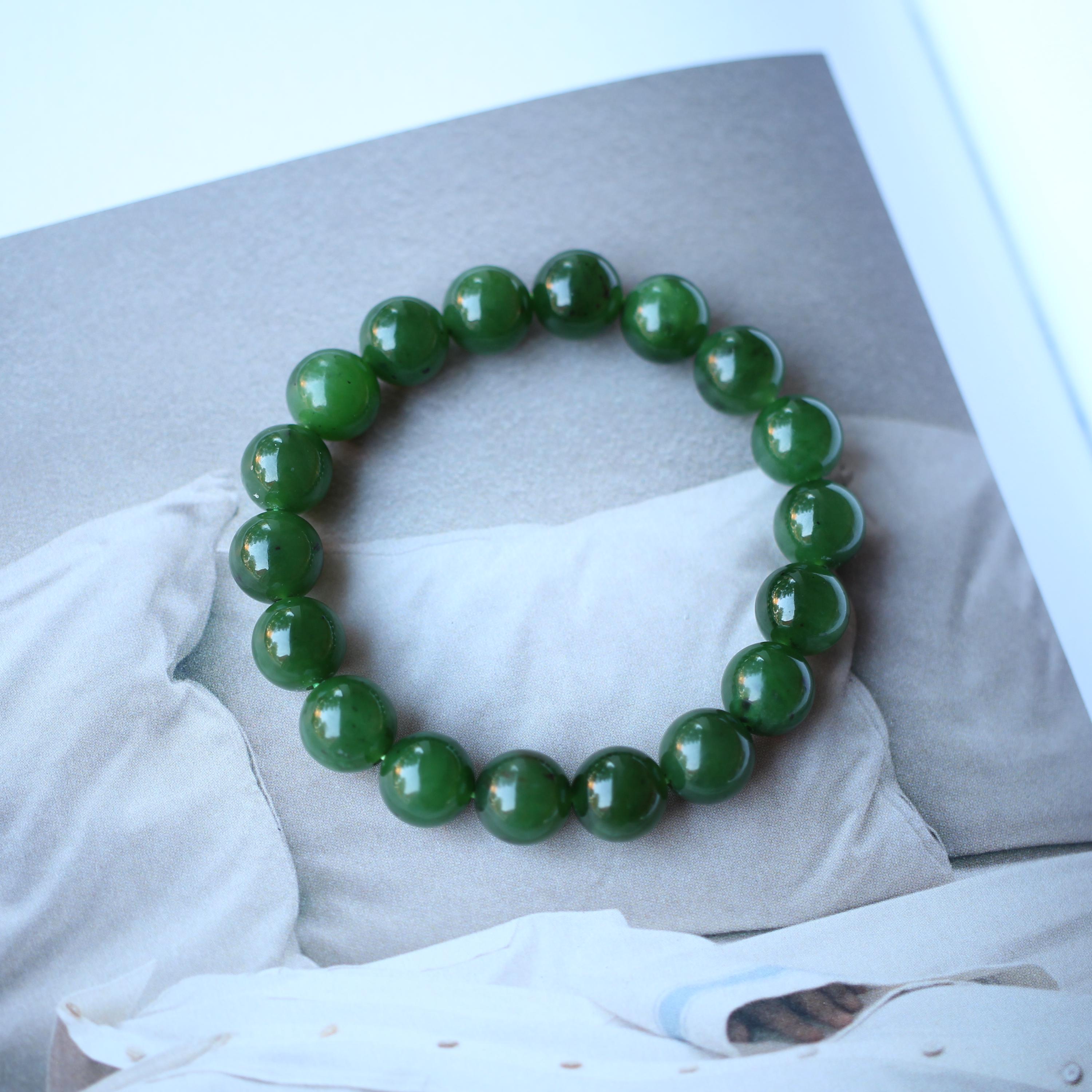 thumbnail image 2 of Natural Jade Bead Bracelet – Gradient Green Elastic Bangle For Women 2 of 14