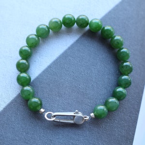 Natural Vivid Green Jade Pearl Bracelet|High Quality Jade|Everyday Minimalist Bracelet|Anniversary Gift|Perfect Gift For Her|8mm Beads