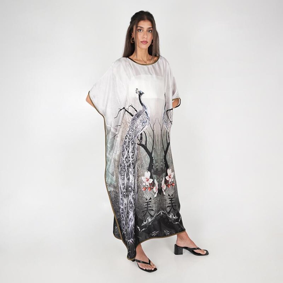 silk peacock dress Peacock dress of Lady Curzon