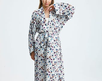 Kimono de seda morera con estampado floral otomano