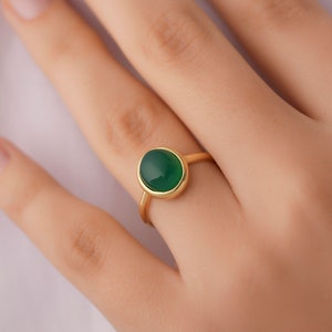18K Green Onyx Statement Ring, Natural Green Gemstone Ring, Minimalist Ring, Healing Crystal, Valentine&#39;s Day Gift, Gift For Mum, Onyx Ring