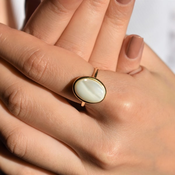 Vintage Mother of Pearl Ring, White Pearl Ring, Gift for Her, Sterling Silver Ring, Promise Ring, Stackable Ring, Rings For Women