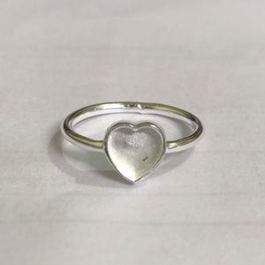 925 sterling silver Heart ring collet 7mm Heart shape bezel cup blank ring making, jewelry supplies, Breast Milk ring