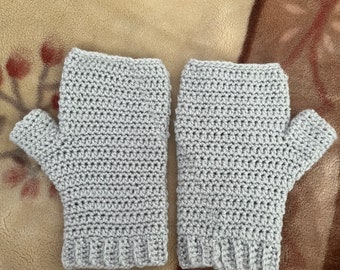 Crochet fingerless gloves