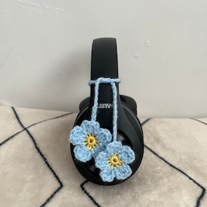 Crochet flower headphone accessory