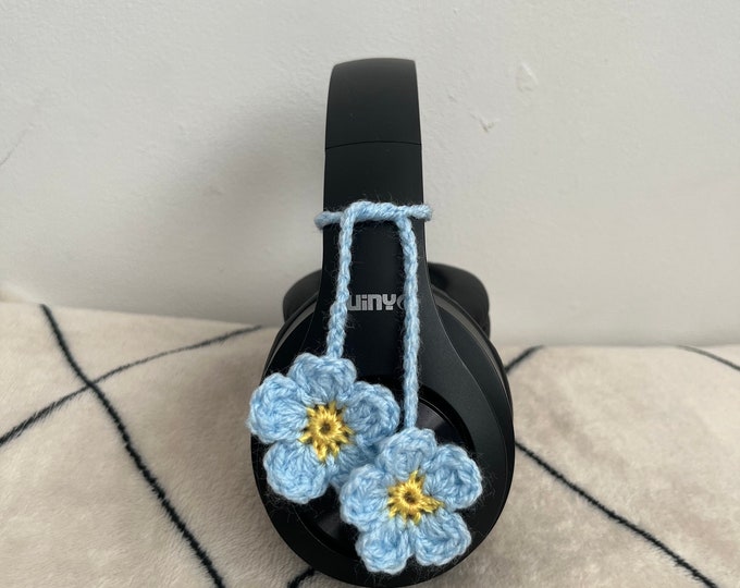 Crochet flower headphone accessory