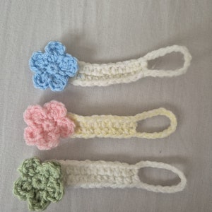 かぎ針編みの花紐タイ