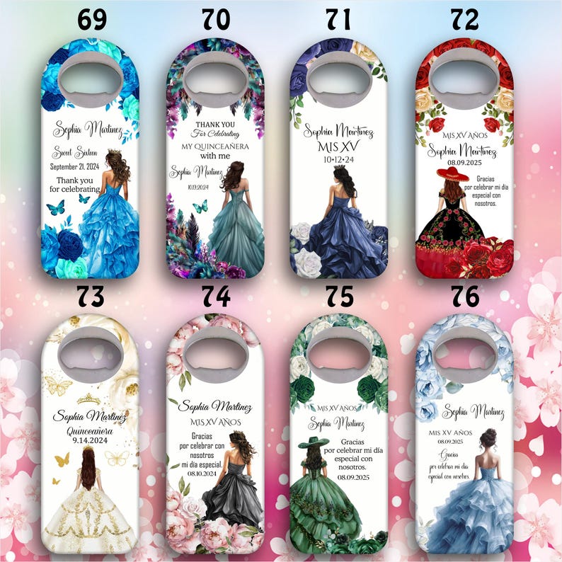 Op de afbeelding: Tien verschillende ontwerpen voor flessenopeners met een quincea&ntilde;era-thema. Elk ontwerp heeft een ander bloemenpatroon en een jonge vrouw in een jurk. De tekst op de flessenopeners bevat de naam "Sophia Martinez", de datum van de gebeurtenis en de zin "Mis XV A&ntilde;os".