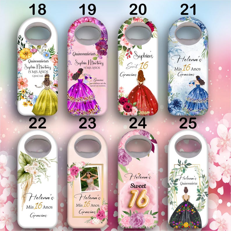 Op de afbeelding: Set van 10 flessenopeners met verschillende ontwerpen met bloemenpatronen, een meisje in een jurk en de tekst "Quincea&ntilde;eras", "Sophia Martinez", "Sweet 16", "Helena's" en "Mis 16 Anos".
