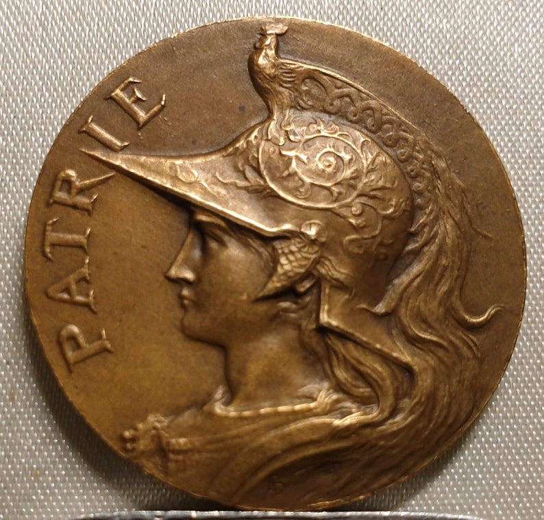 1915 La Patrie French Marianne 27mm Art Medal Jewell Woman's Helmet