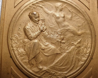 1935 rare plaque en bronze doré Concours Lépine, art français, petits fabricants, femme trompette des inventeurs