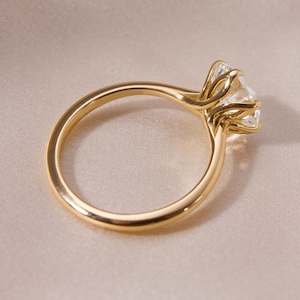 14k gouden moissaniet verlovingsring: ronde solitaire trouwring