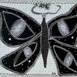 Mariposa en blanco y negro. Obra contemporánea original de Anna Margaretha Pettersson. Acrílico sobre cartón reciclado. 23,5 x 30 cm.