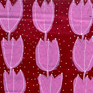 Flores rosas sobre rojo Obra de arte contemporánea original Arte de patrón Floral rosa Arte de pared colorido Pintura Acrílico sobre cartón reciclado. 18*29 cm