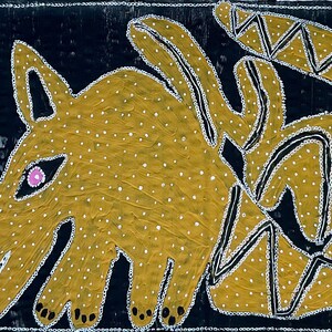 Dragón amarillo. Obra contemporánea original de Anna Margaretha Pettersson. Acrílico sobre cartón reciclado. 19 x 30 cm.